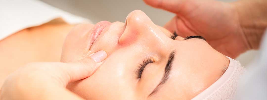 Aesthetician photo from Adobe Stock