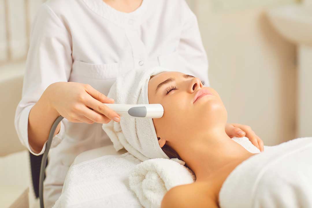 Aesthetician photo from Adobe Stock