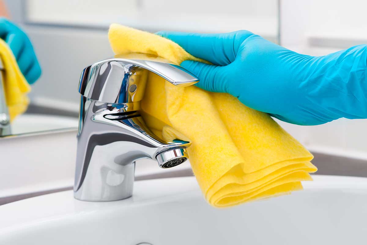 Cleaning photo from Adobe Stock