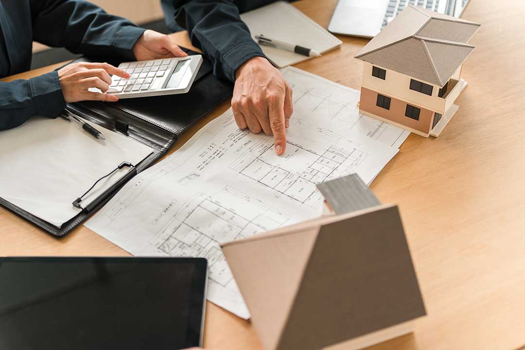 Custom Home Builder photo from Adobe Stock